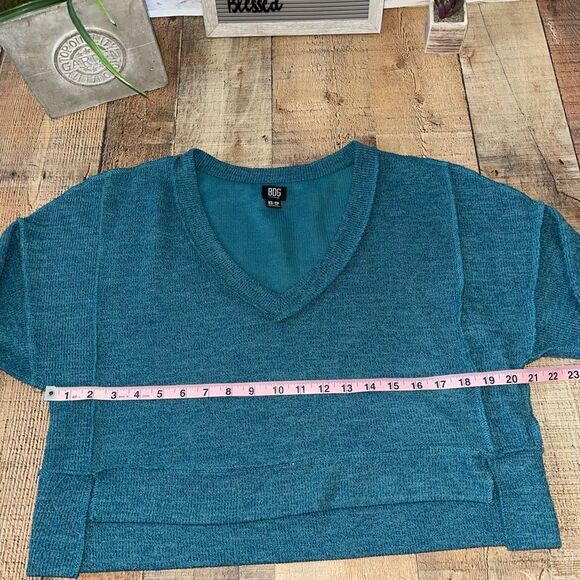 BDG Oversized Inside Out Seam Cropped Sweater - Picture 10 of 13